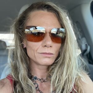 Meet your Posher, Savvy